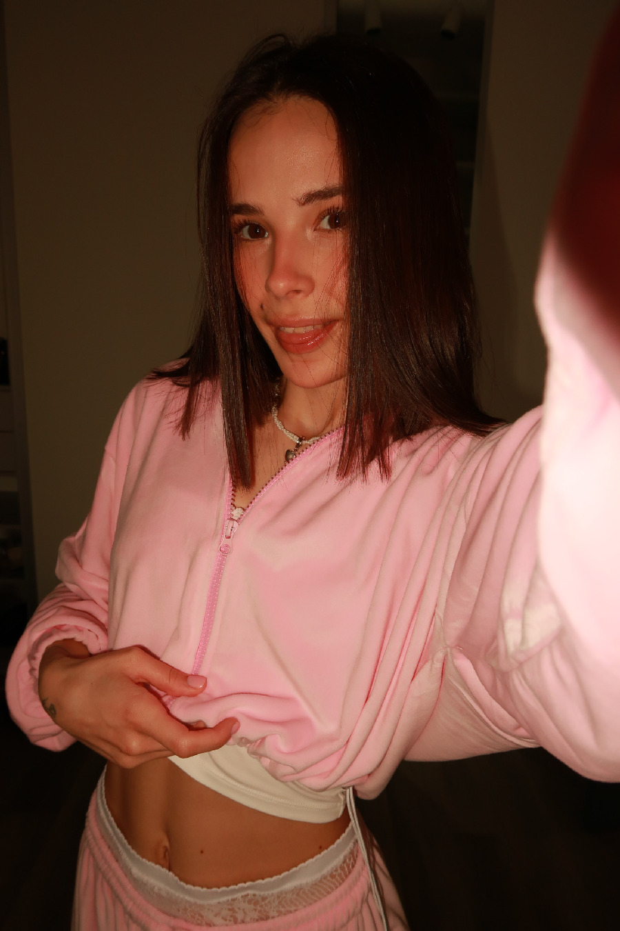 Tina brings the glow — live moments in Kingstown